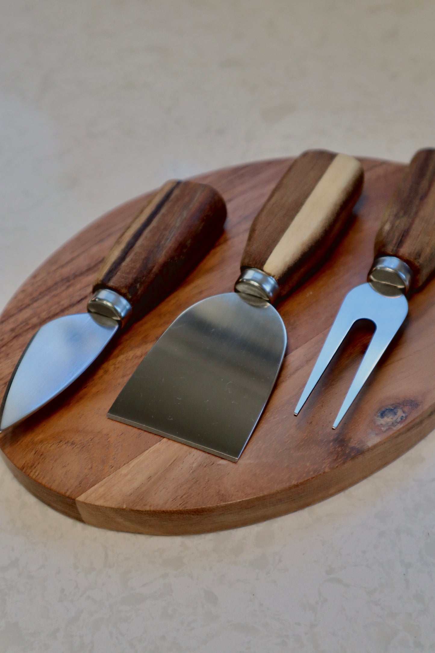 Acacia Wood Cutting/Cheese Board